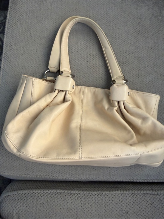 ANTONIO MELANI Handbags - ANTONIO MELANI Cream Leather Gathered Shoulder Tote